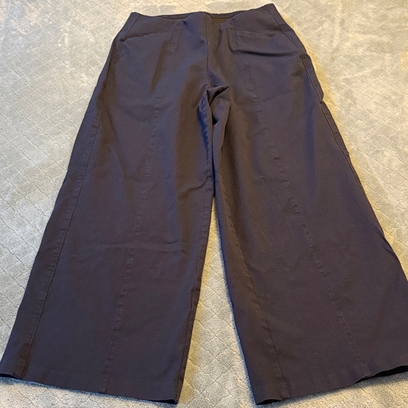 Old Navy Pants - Old Navy high rise wide leg pixie pant